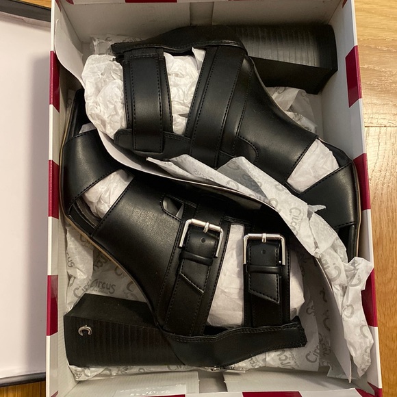 Circus by Sam Edelman Black Heels - Picture 2 of 2